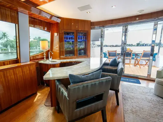 Hatteras 80 Motor Yacht