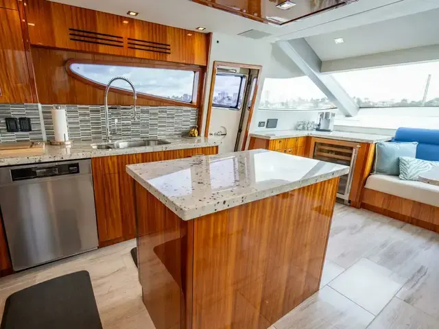 Hatteras 80 Motor Yacht