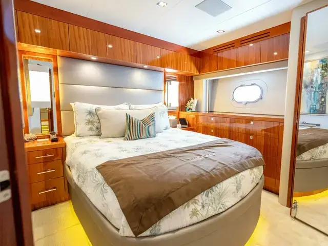 Hatteras 80 Motor Yacht