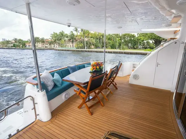 Hatteras 80 Motor Yacht