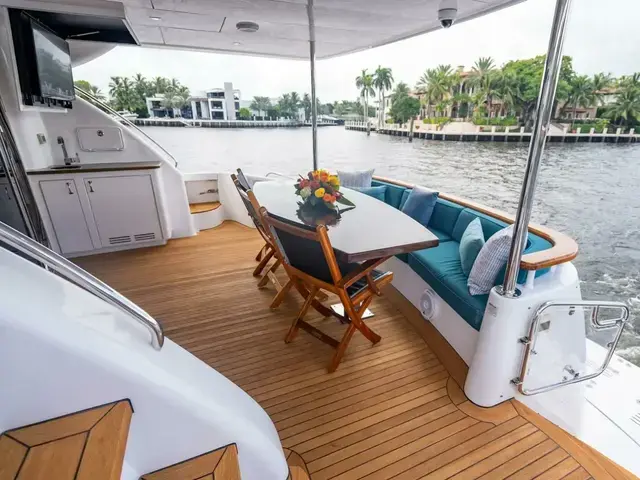 Hatteras 80 Motor Yacht