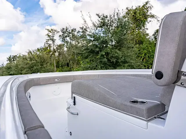 Sea Hunt Boats Gamefish 28 CB