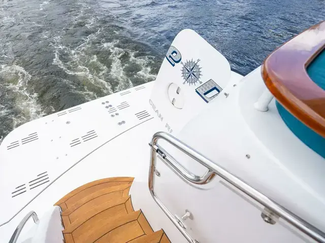 Hatteras 80 Motor Yacht