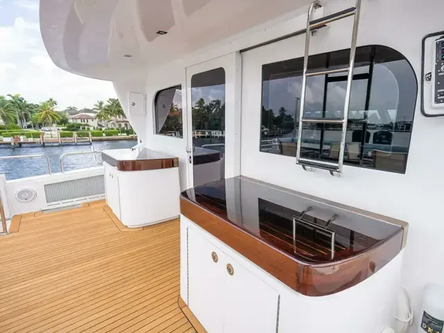 Hatteras 80 Motor Yacht