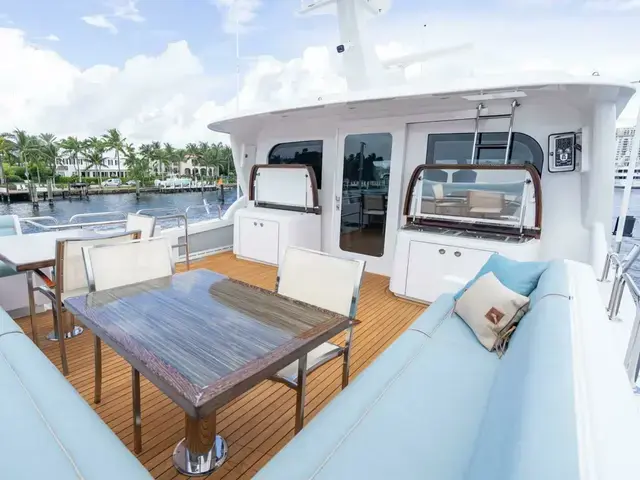 Hatteras 80 Motor Yacht