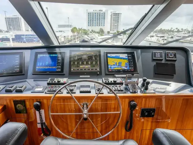 Hatteras 80 Motor Yacht