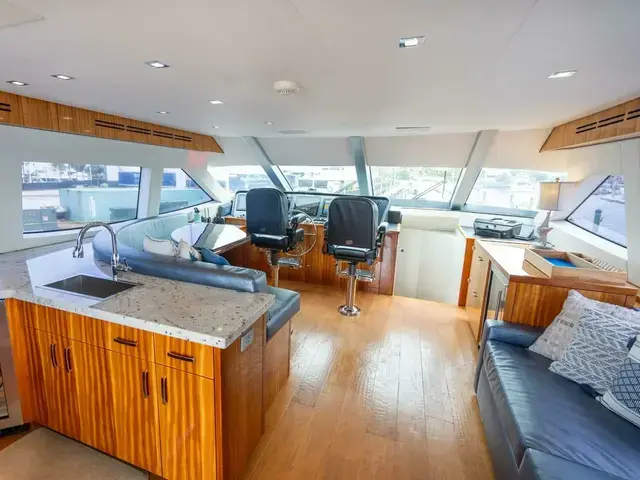 Hatteras 80 Motor Yacht