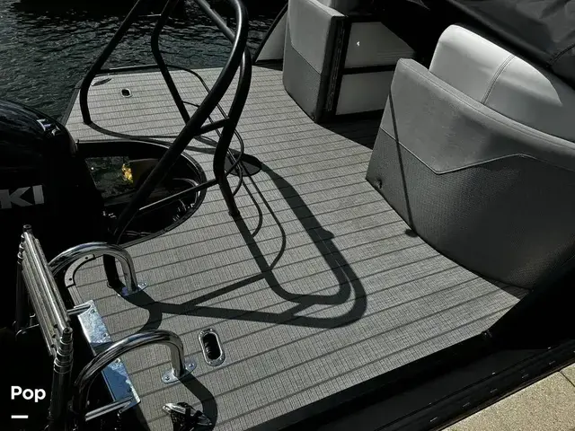 Godfrey Pontoon Monaco 235 SB