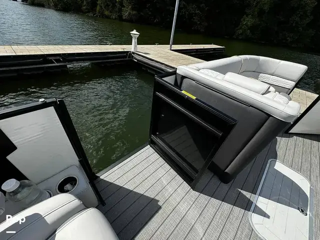 Godfrey Pontoon Monaco 235 SB