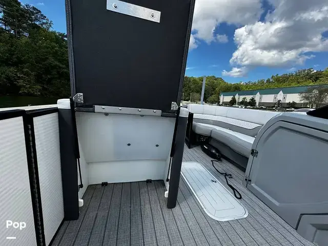 Godfrey Pontoon Monaco 235 SB