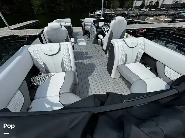 Godfrey Pontoon Monaco 235 SB