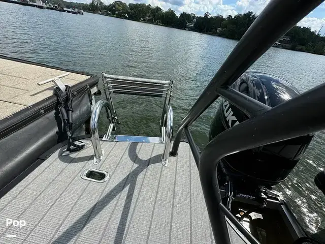 Godfrey Pontoon Monaco 235 SB