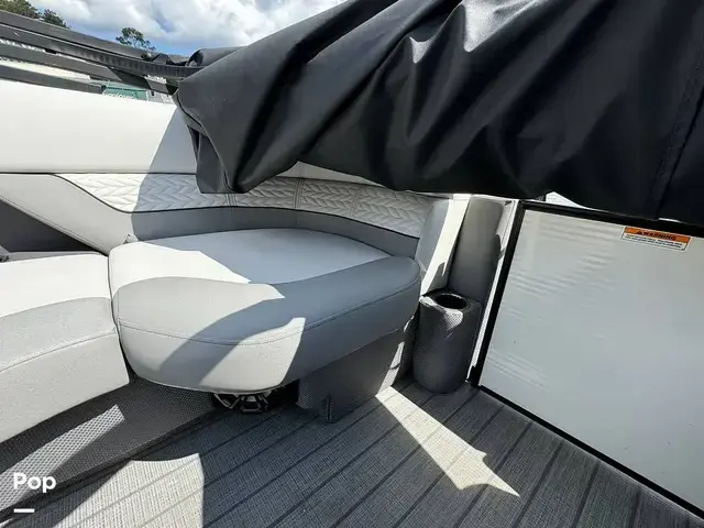 Godfrey Pontoon Monaco 235 SB