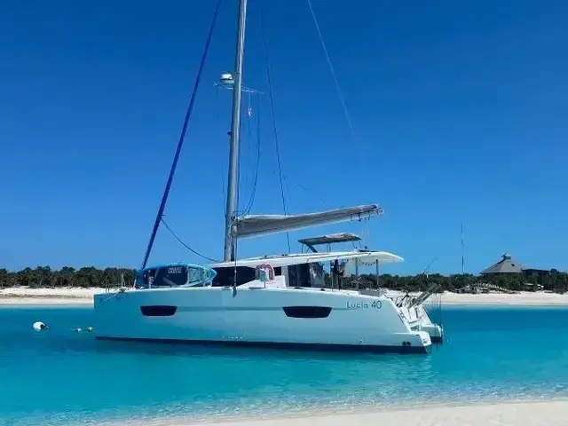 Fountaine Pajot Lucia 40