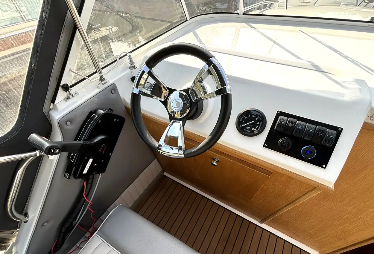 VIKING 24 COCKPIT CRUISER 2023