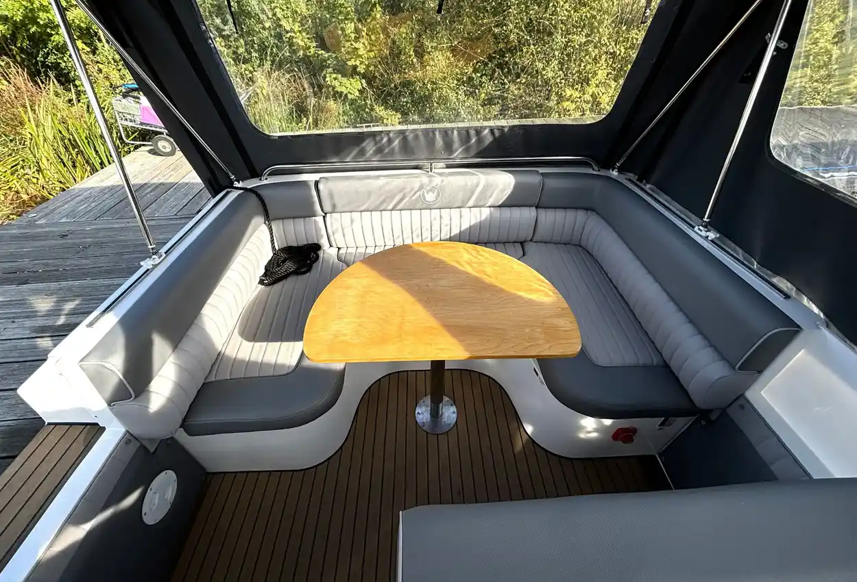 VIKING 24 COCKPIT CRUISER 2023