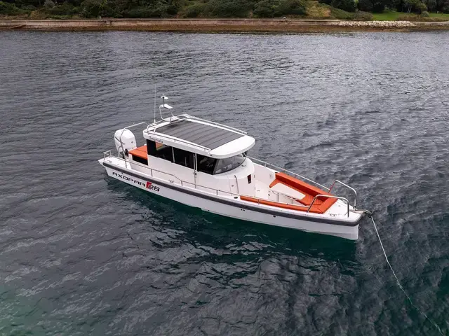 Axopar 28 Cabin