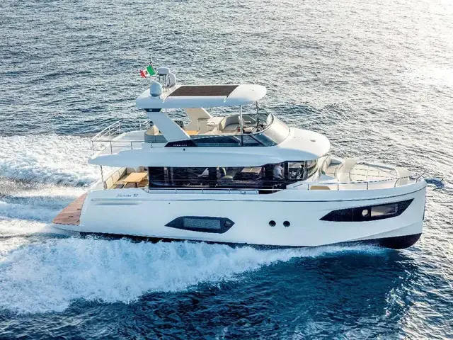 Absolute Navetta 52