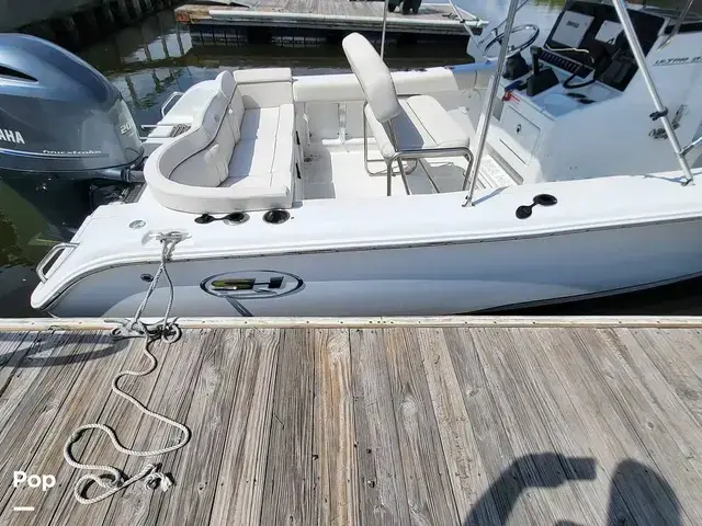 Sea Hunt Boats Ultra 211