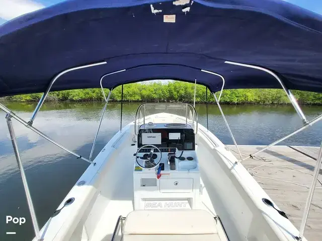 Sea Hunt Boats Ultra 211