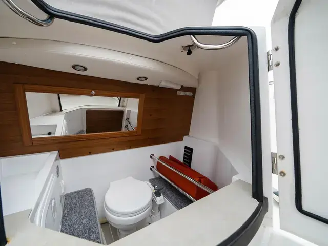 Axopar 28 Cabin