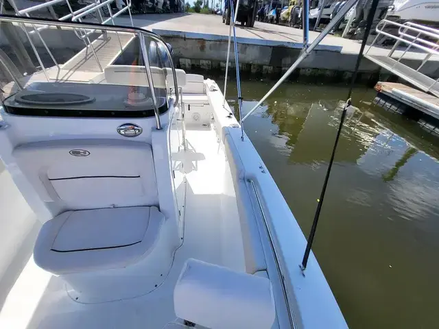 Sea Hunt Boats Ultra 211