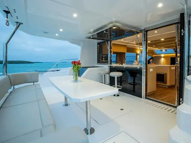 Aquila 54 Yacht