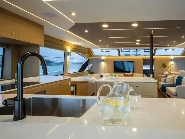 Aquila 54 Yacht