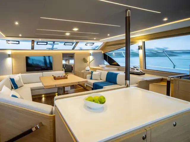 Aquila 54 Yacht