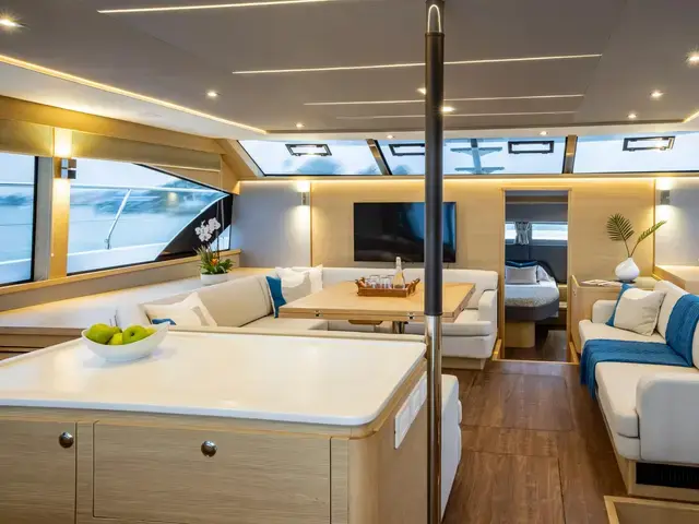 Aquila 54 Yacht