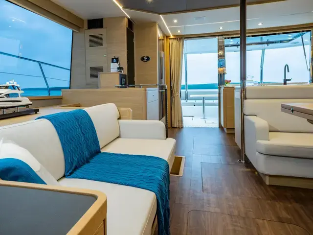 Aquila 54 Yacht