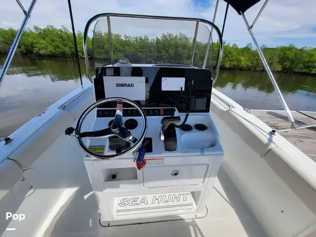 Sea Hunt Boats Ultra 211