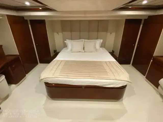 Ferretti Yachts 72