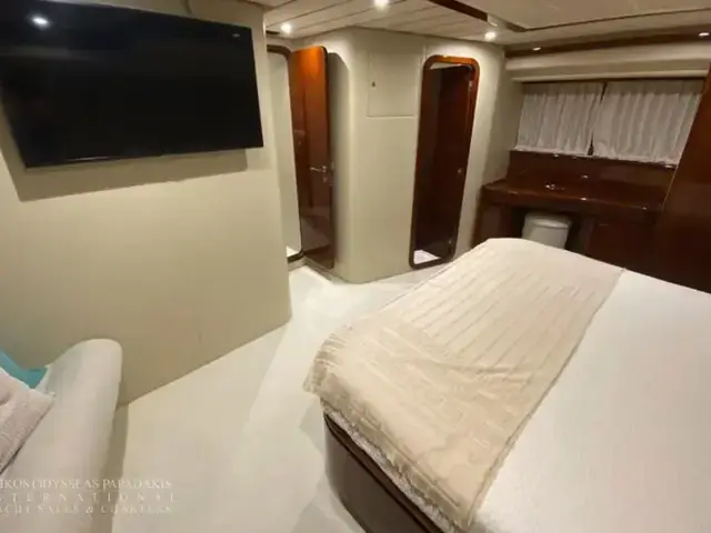 Ferretti Yachts 72