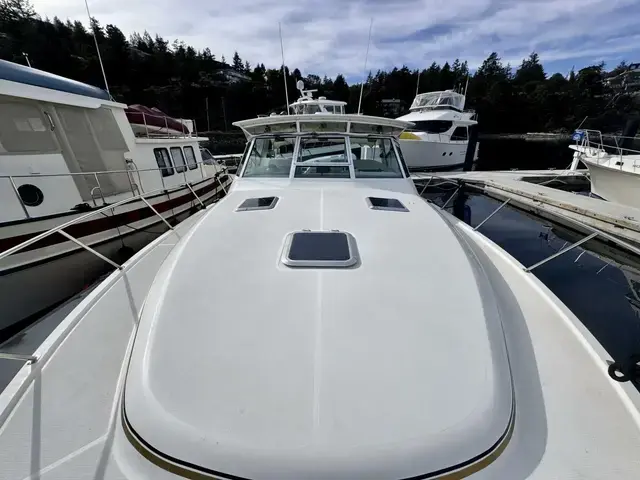 Tiara Yachts 3700 Open