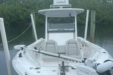 2019 Everglades Boats 295 cc