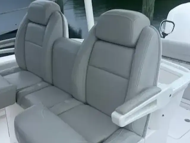 Everglades Boats 295 CC