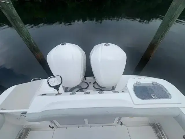 Everglades Boats 295 CC