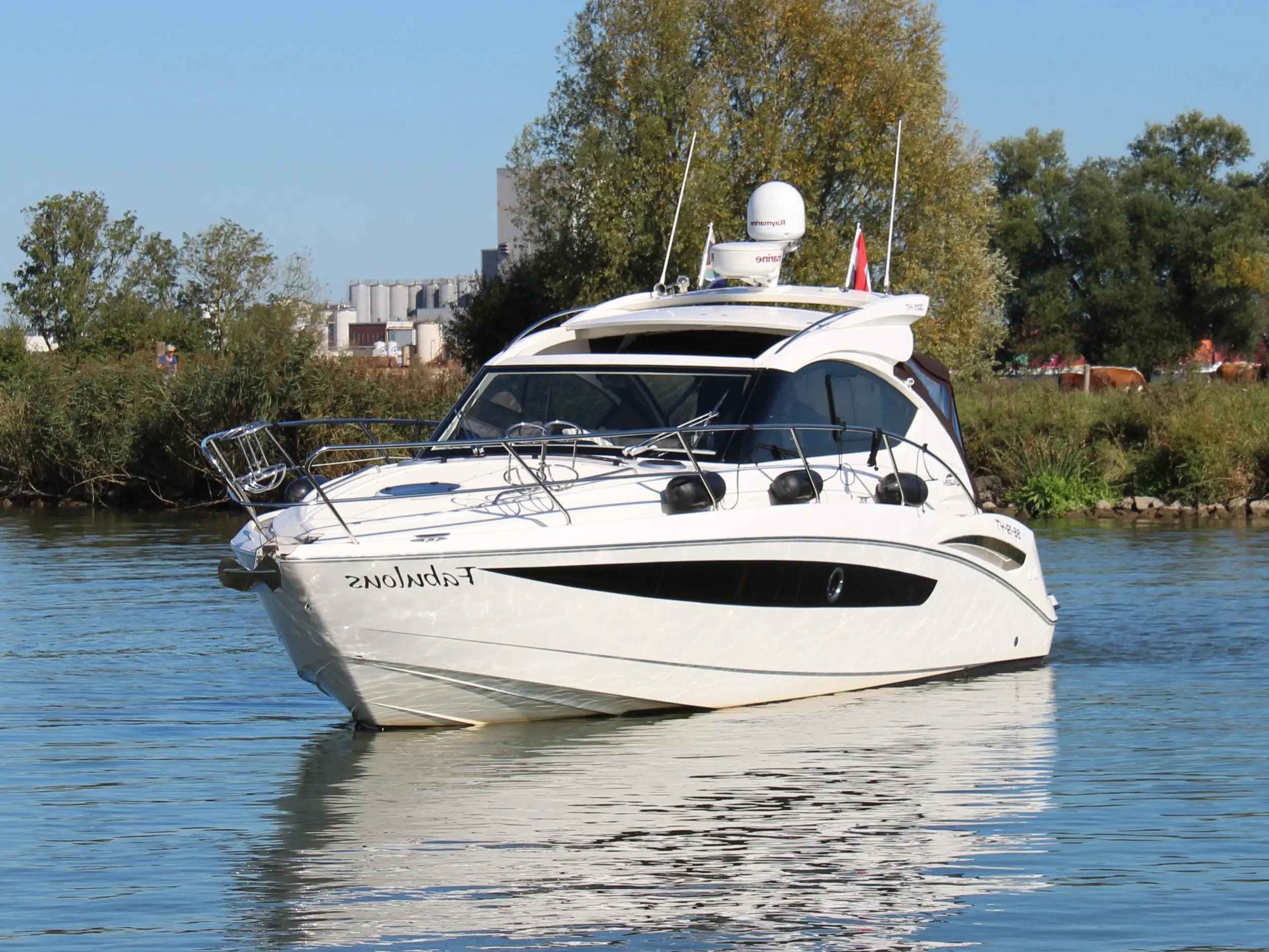 2012 Galeon hts 325