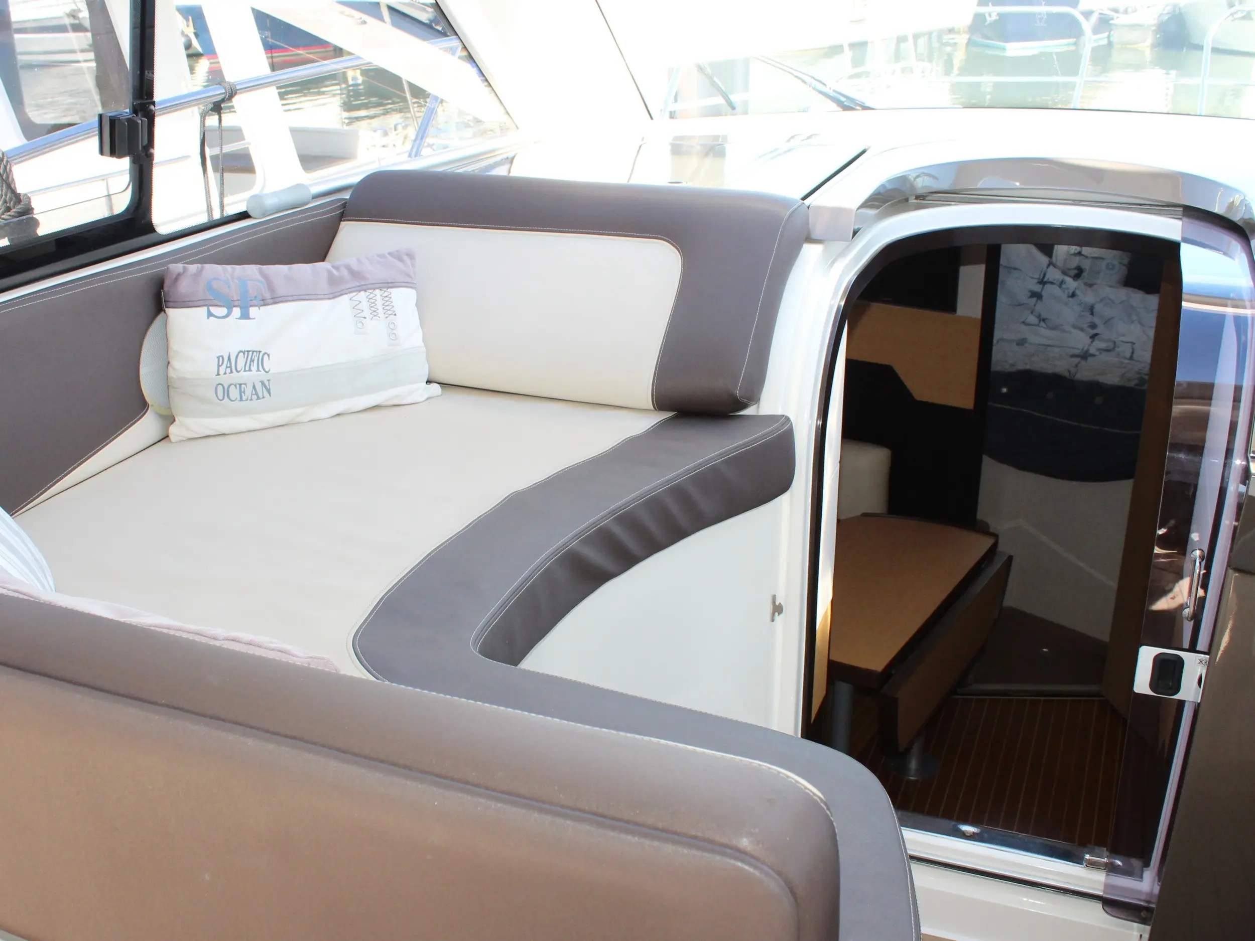 2012 Galeon hts 325