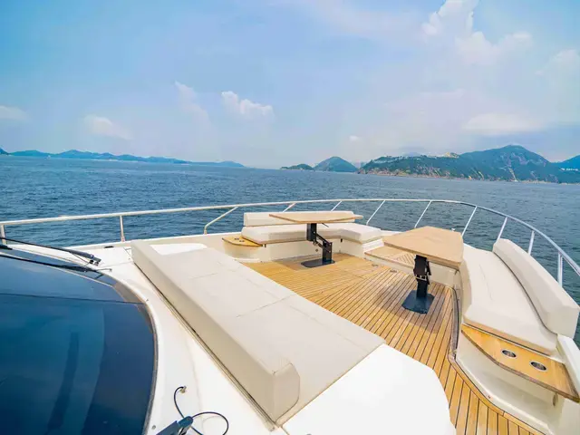 Ferretti Yachts 670