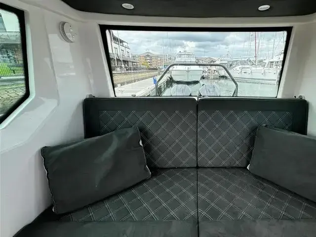 Axopar 28 Cabin Brabus Line