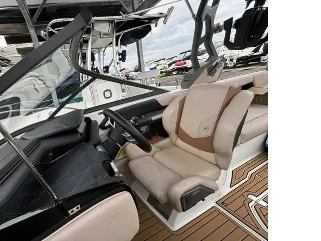 Nautique G25 Coastal