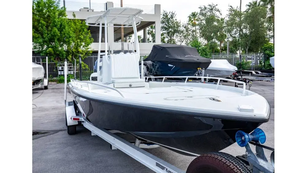 2013 Yellowfin 24 bay