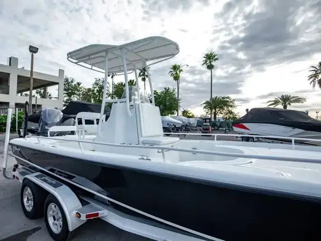 Yellowfin 24 Bay