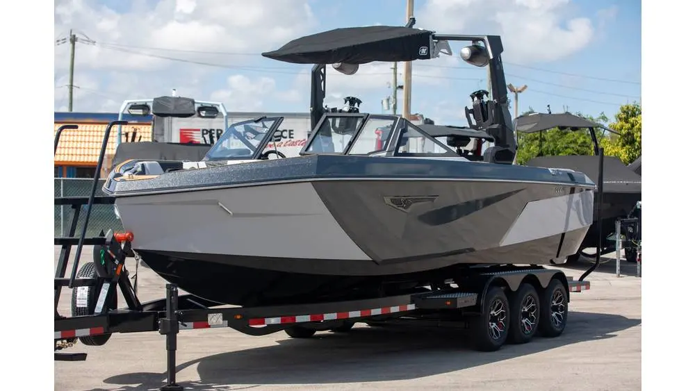 2023 Nautique s25