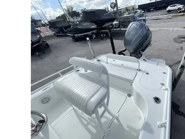 Yellowfin 24 Bay