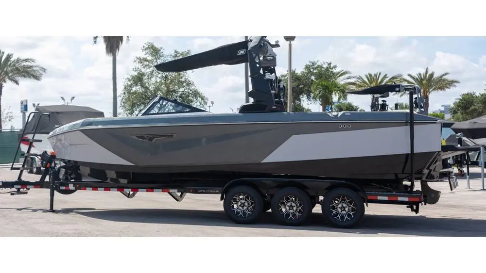 2023 Nautique s25