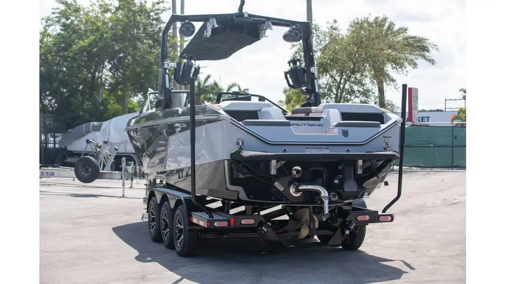 2023 Nautique s25