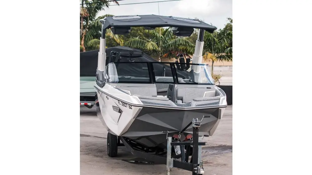 2021 Nautique g23